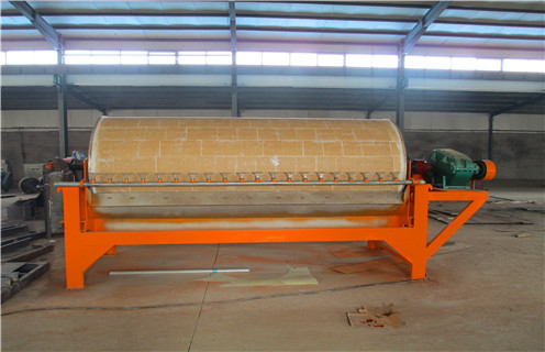 干式磁选机,磁选机厂家研发简单易操作的干式磁选机 干式磁选机,磁选机厂家研发简单易操作的干式磁选机