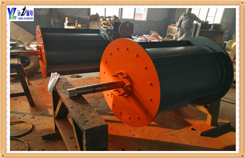 1.废钢磁选机-钢渣磁选机的概述    专门设计用于废钢、钢渣选铁、废旧金属选铁,直接还原铁厂选铁,铸造车间选铁等各种冶金渣选铁。    2.废钢磁选机-钢渣磁选机的技术特点    2.1.采用上吸式安装方式,吸起大块铁件